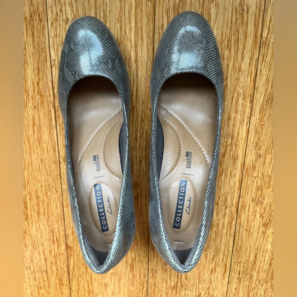 New Clarks Womens Artisan Ortho Cushion Pump 3'' Heel Faux Snake Skin Gray 7.5